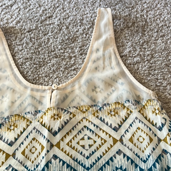 Kirra Brand boxy Aztec pattern flowy tank top size small - Picture 7 of 9